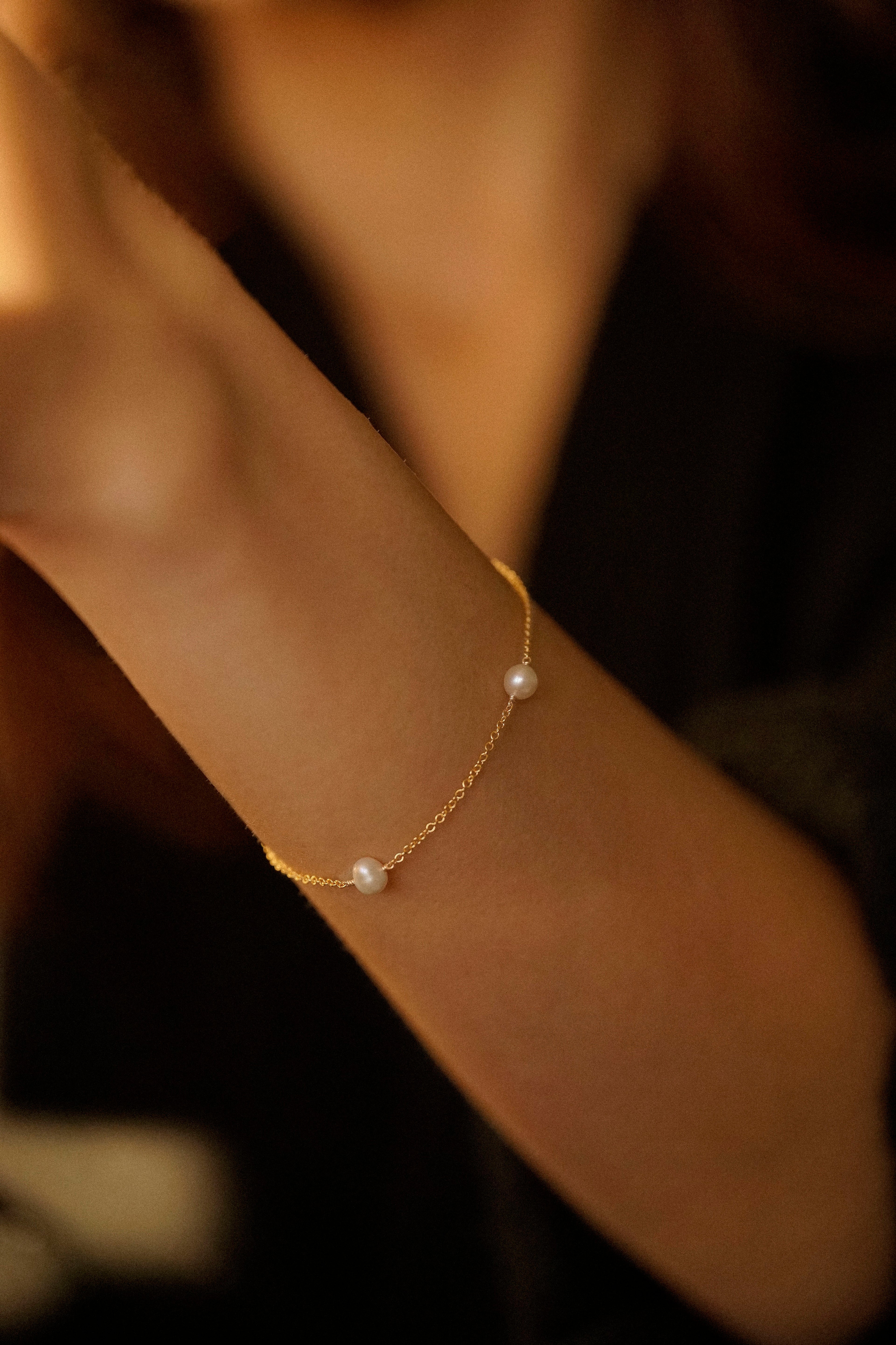 Floating Pearl Bracelet