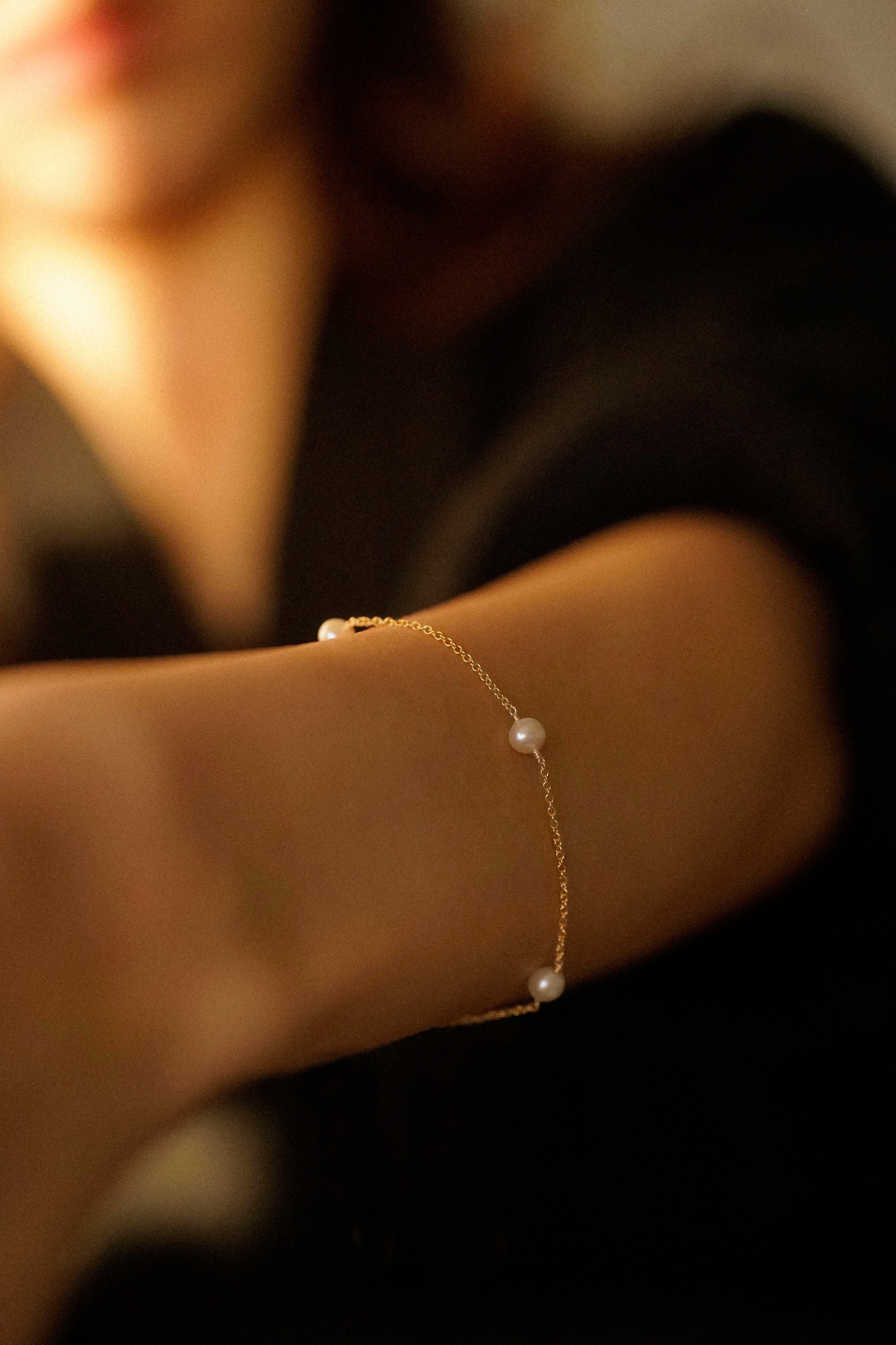 Floating Pearl Bracelet